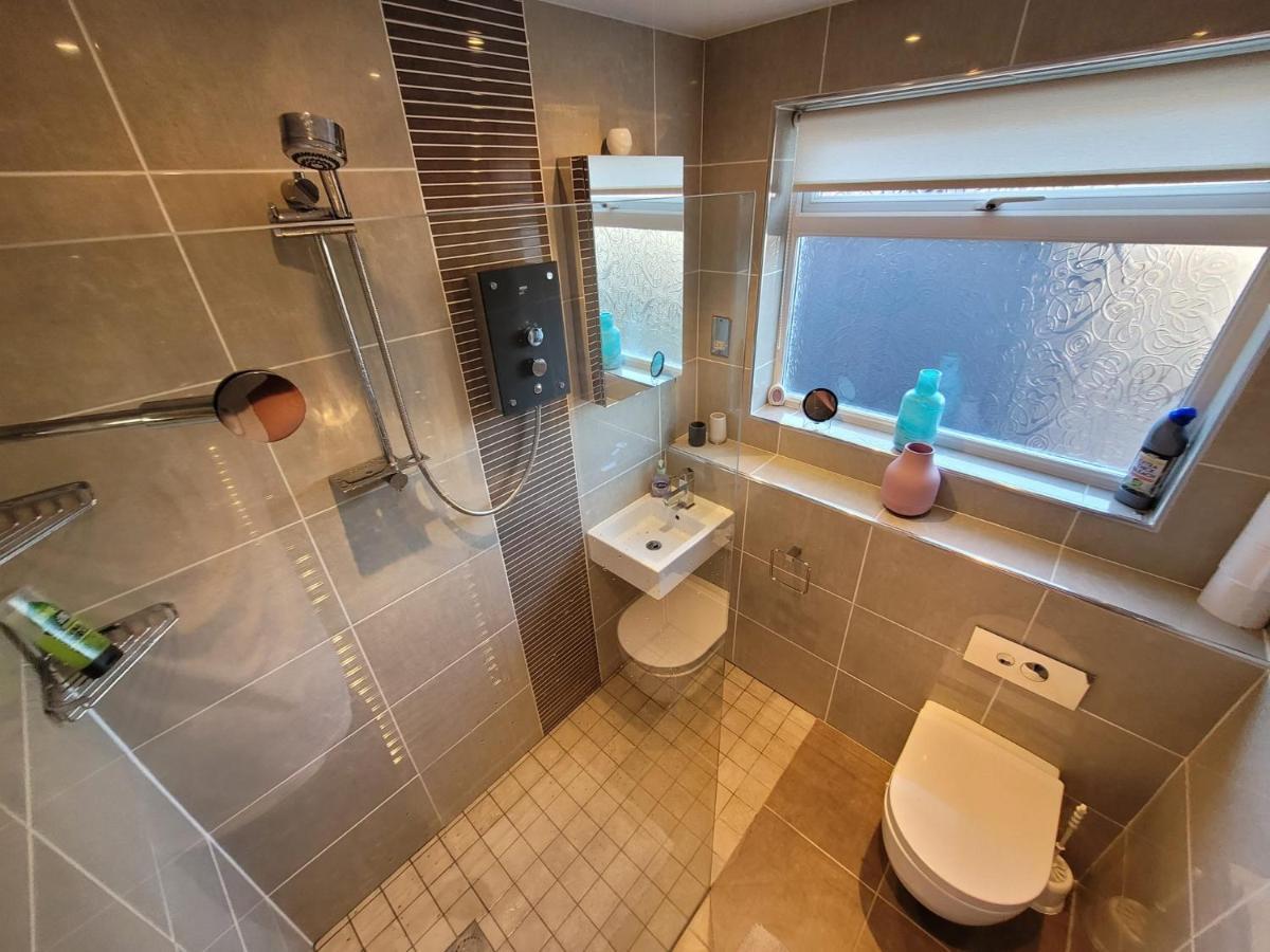 The Mumbles - Bungalow - 2 Bedrooms - Pet Friendly Swansea Buitenkant foto